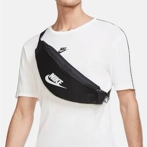 Nike Black Waist Pack Fanny Pack Crossbody Bag White Swoosh Adjustable Belt